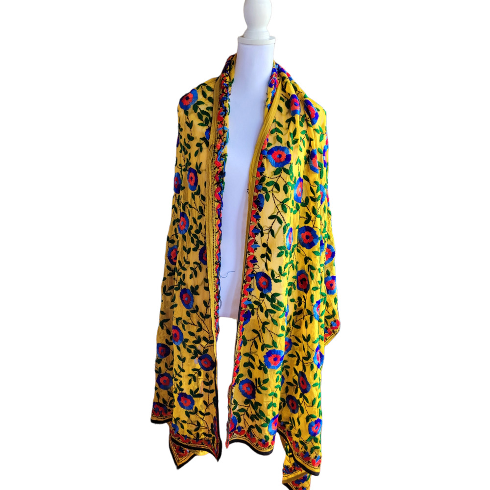 ⚠️Closet Clean Out Vibrant Floral Yellow Scarf/Sarong